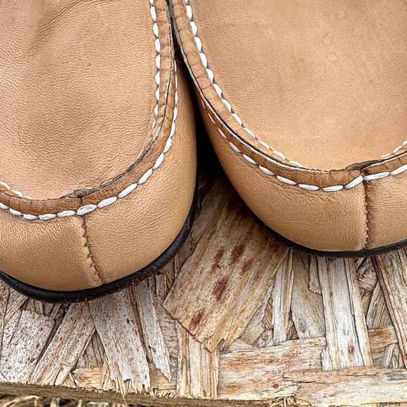 Evans Women's Tan Leather Loafers - Picture 3 of 13